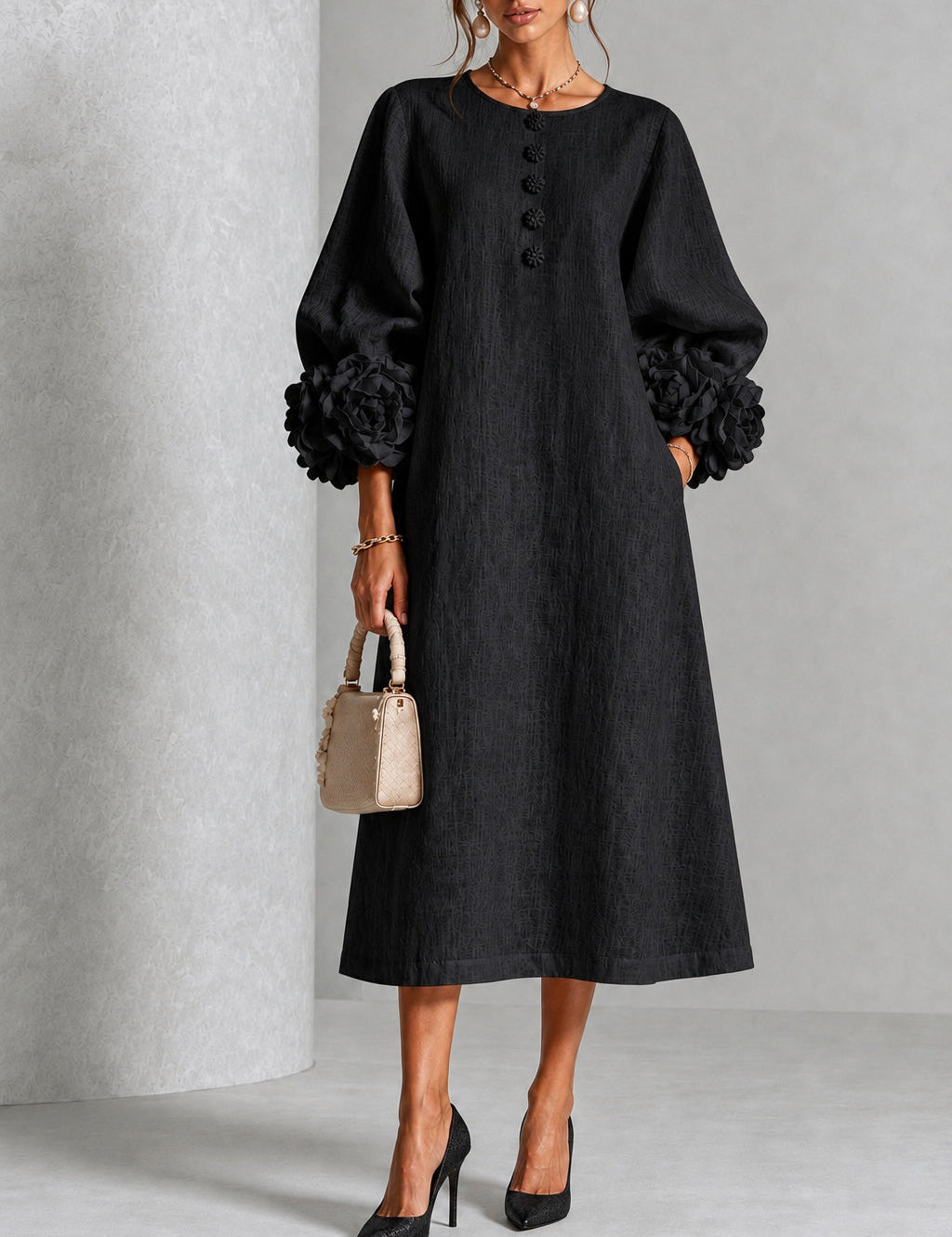 Alessandra | Abito Mini Nero con Rose 3D ai Polsini