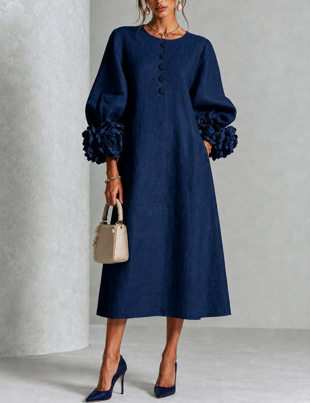 Genevieve | Abito Midi Blu Reale con Applicazioni Floreali 3D