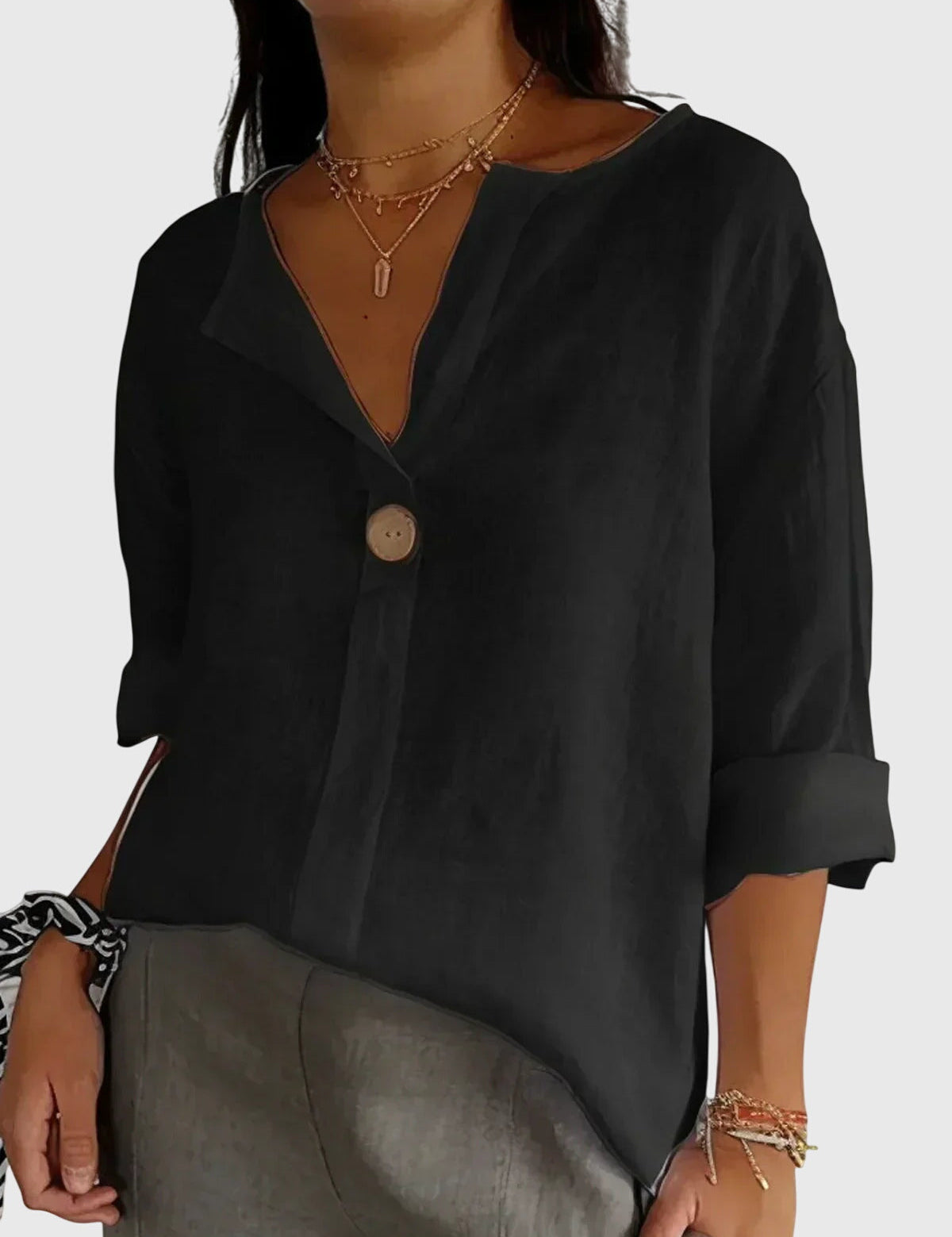 AURORA | BLUSA IN LINO CON BOTTONE DECORATIVO
