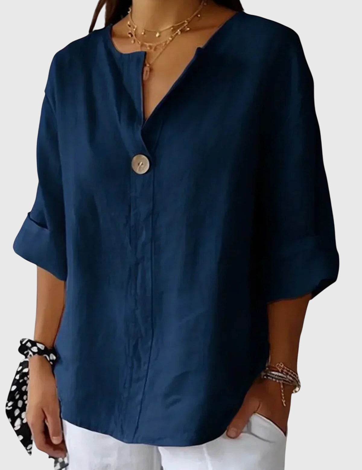 AURORA | BLUSA IN LINO CON BOTTONE DECORATIVO